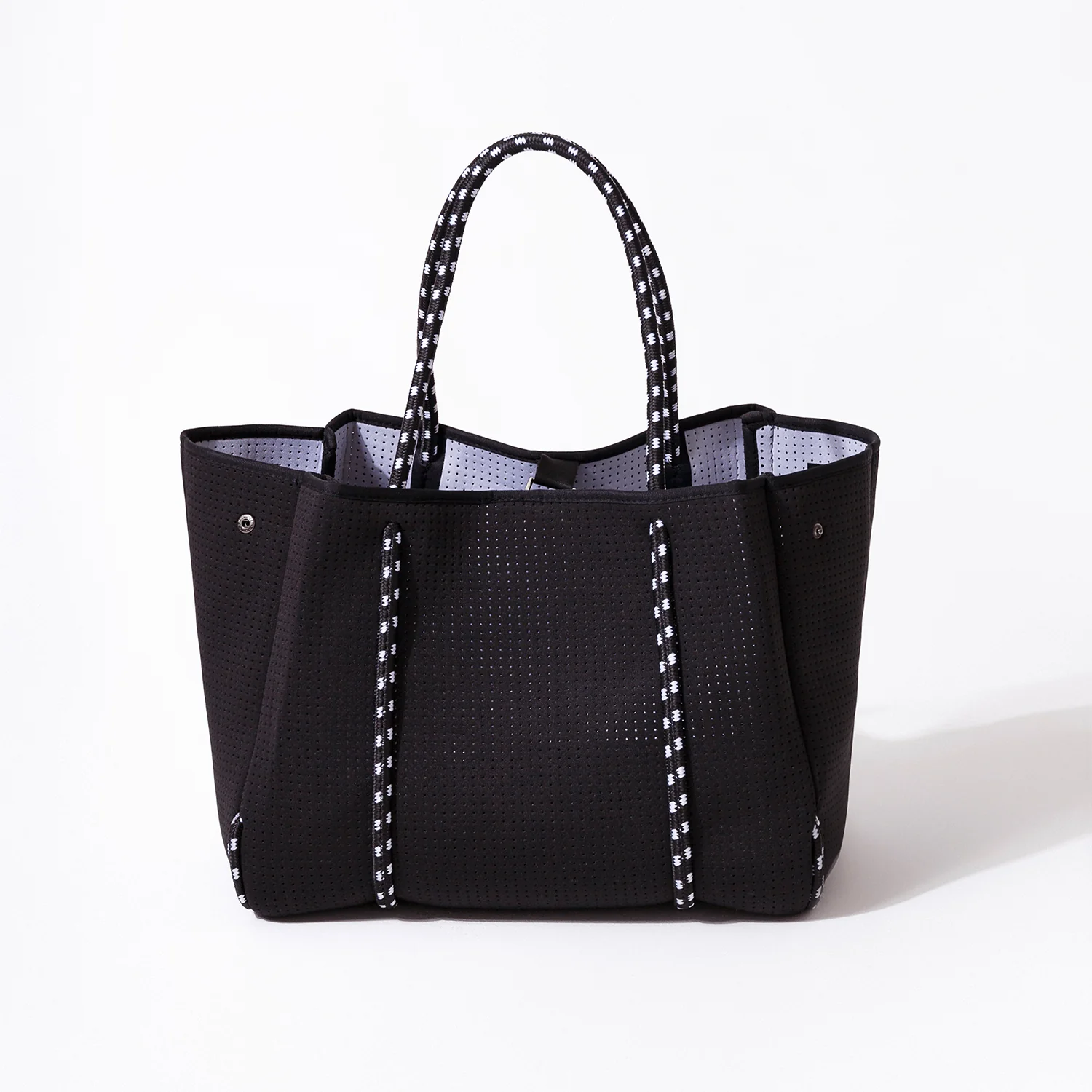 BLACK TRAVEL SET: EVERYDAY TOTE + LAPTOP SLEEVE + PASSPORT WALLET - Image 2