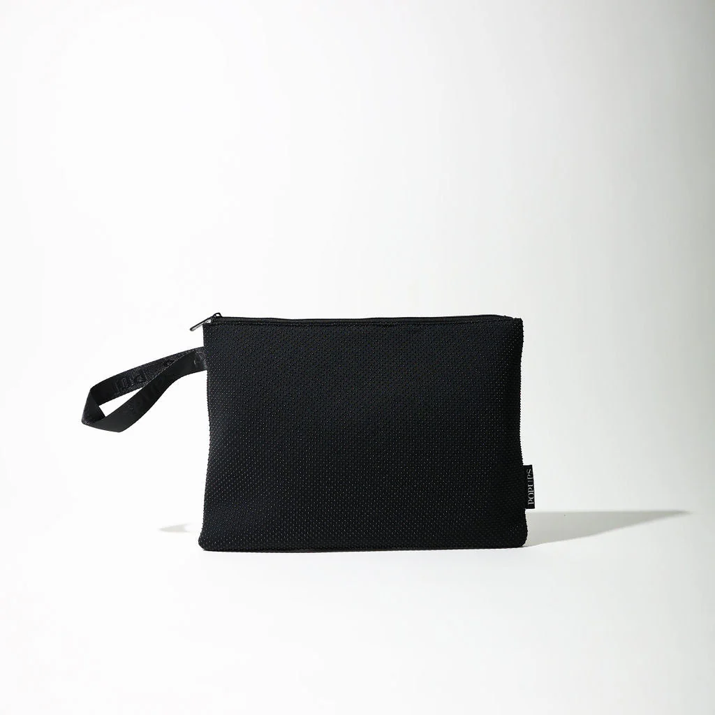 BLACK TRAVEL SET: EVERYDAY TOTE + LAPTOP SLEEVE + PASSPORT WALLET - Image 3