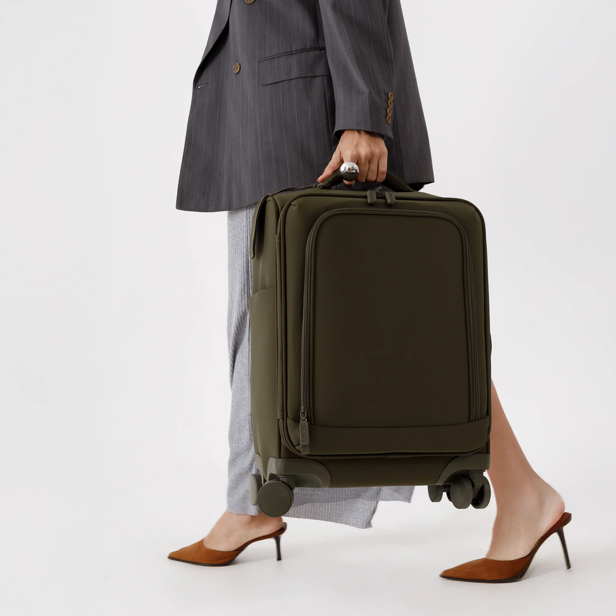 CARRY ON SAFARI - Image 15