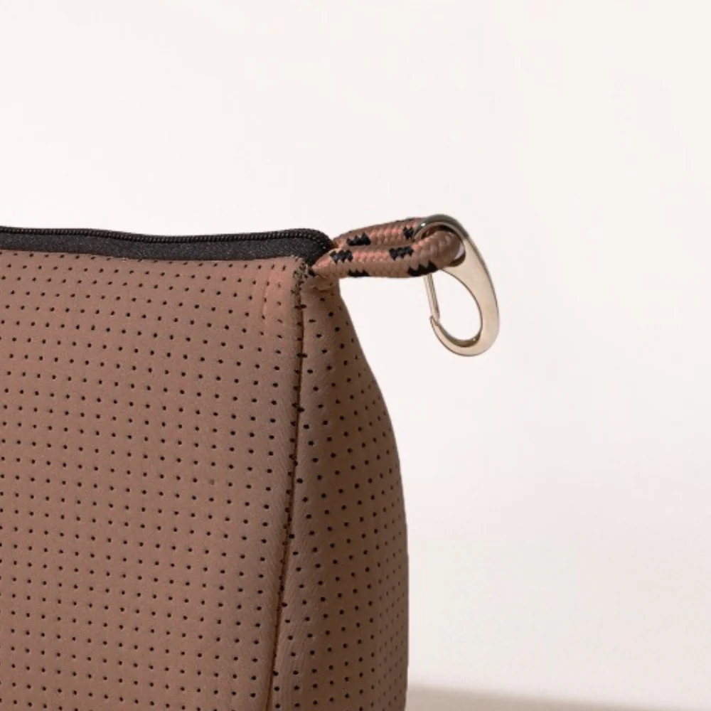 ESSENTIAL POUCH MOCHA - Image 2