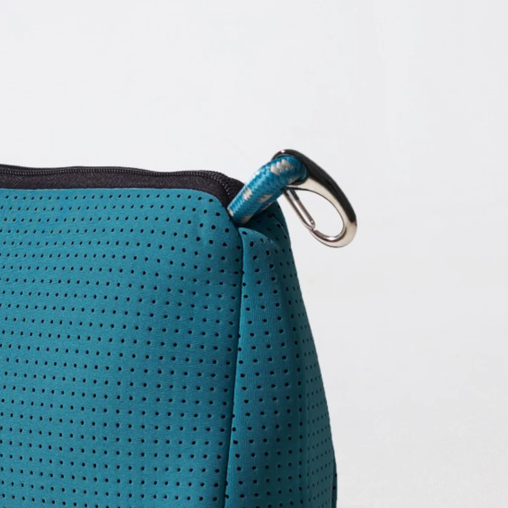 ESSENTIAL POUCH TEAL - Image 2