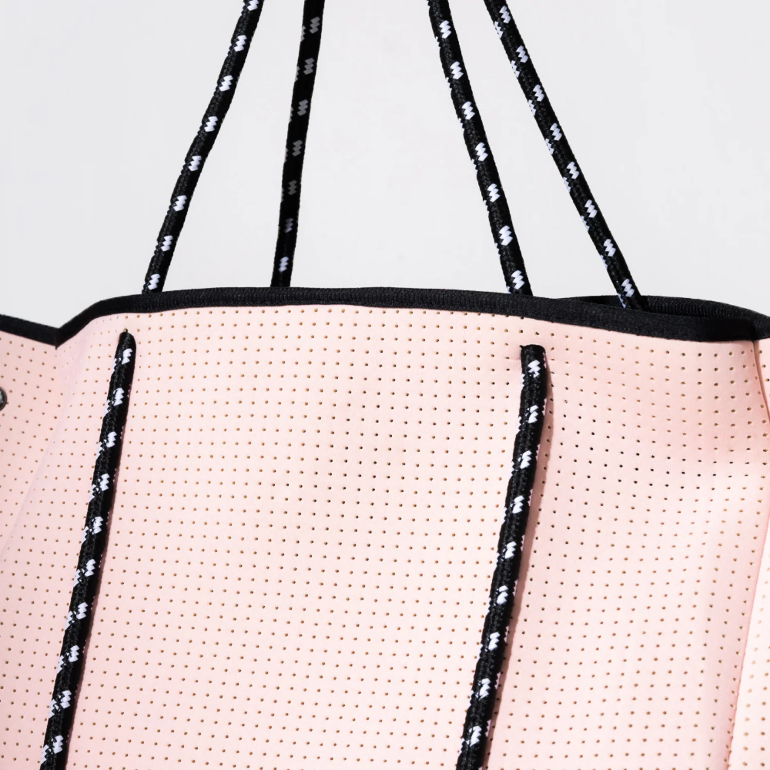 EVERYDAY TOTE PRETTY IN PINK II - Image 5