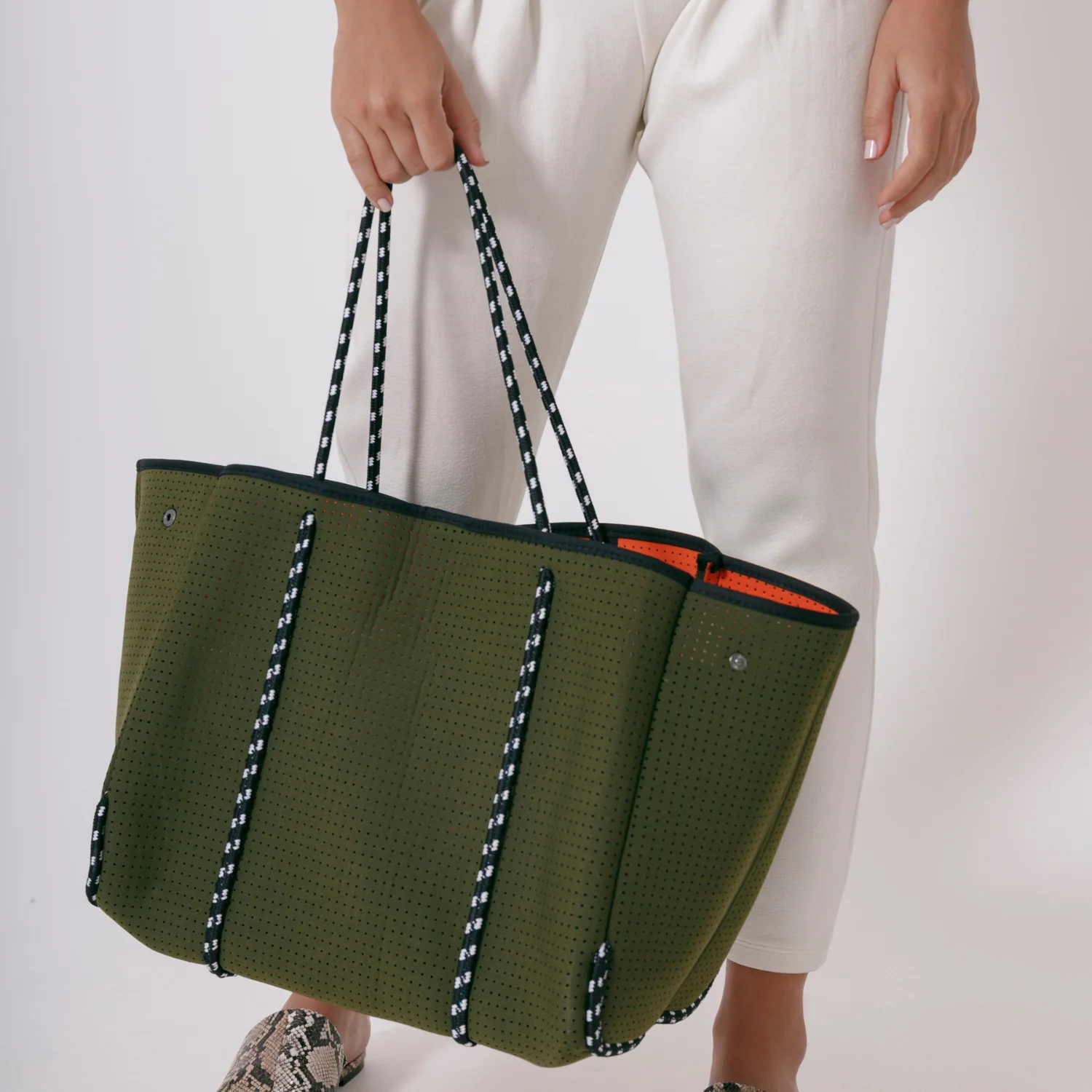 EVERYDAY TOTE SAFARI GREEN - Image 9