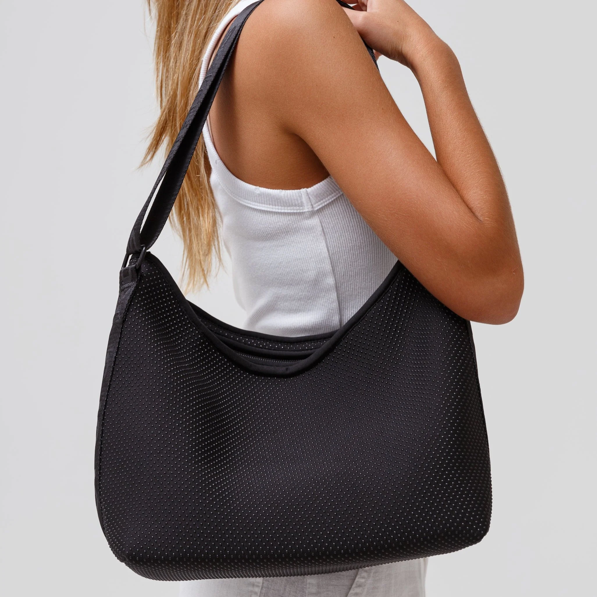 HOBO CROSSBODY BAG BLACK DOTTED - Image 8