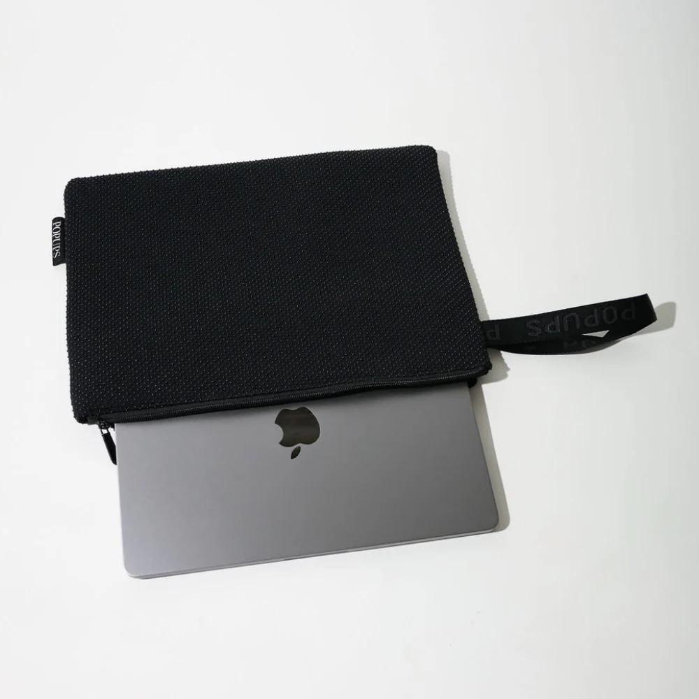 LAPTOP SLEEVE BLACK DOTTED - Image 4