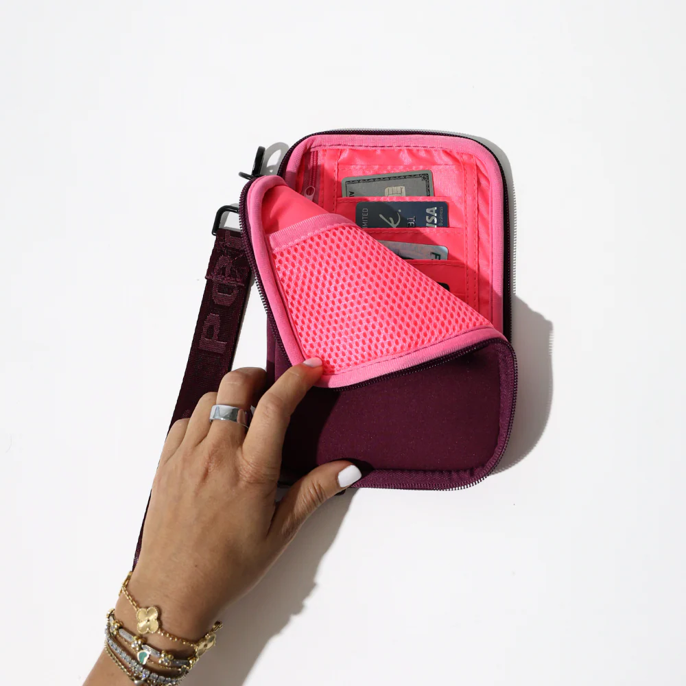 PASSPORT WALLET BERRY - Image 8