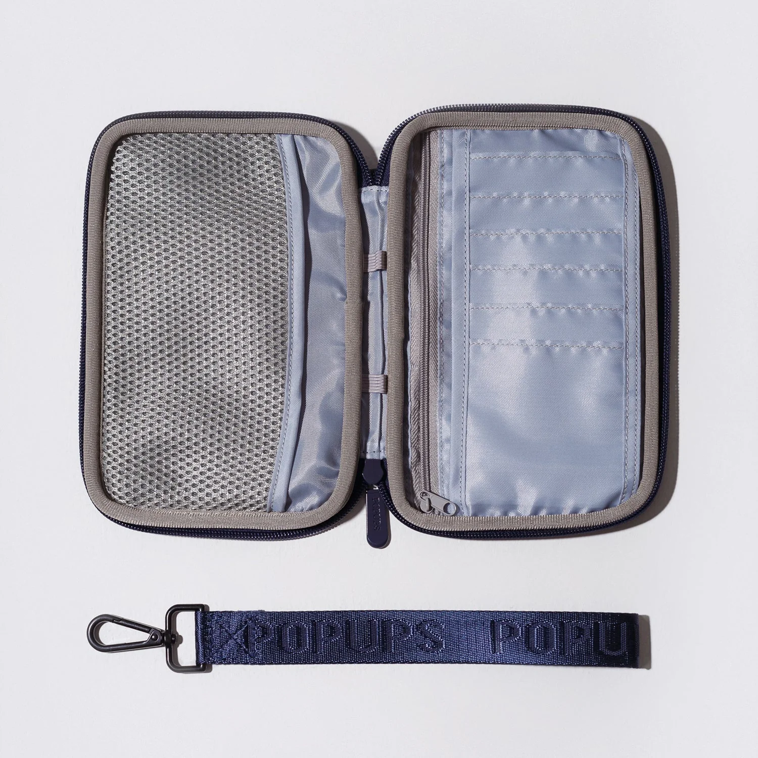 PASSPORT WALLET DEEP BLUE - Image 4