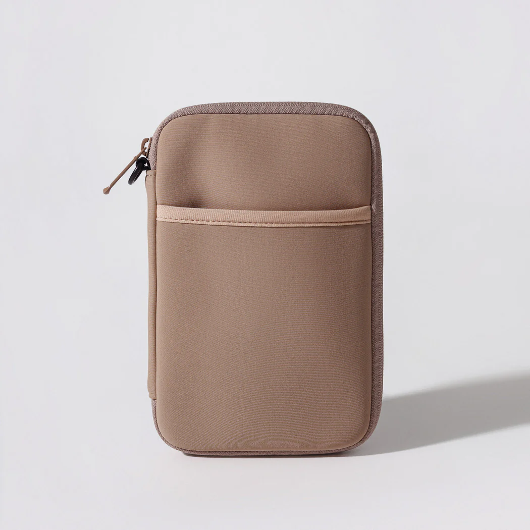 PASSPORT WALLET MOCHA - Image 3