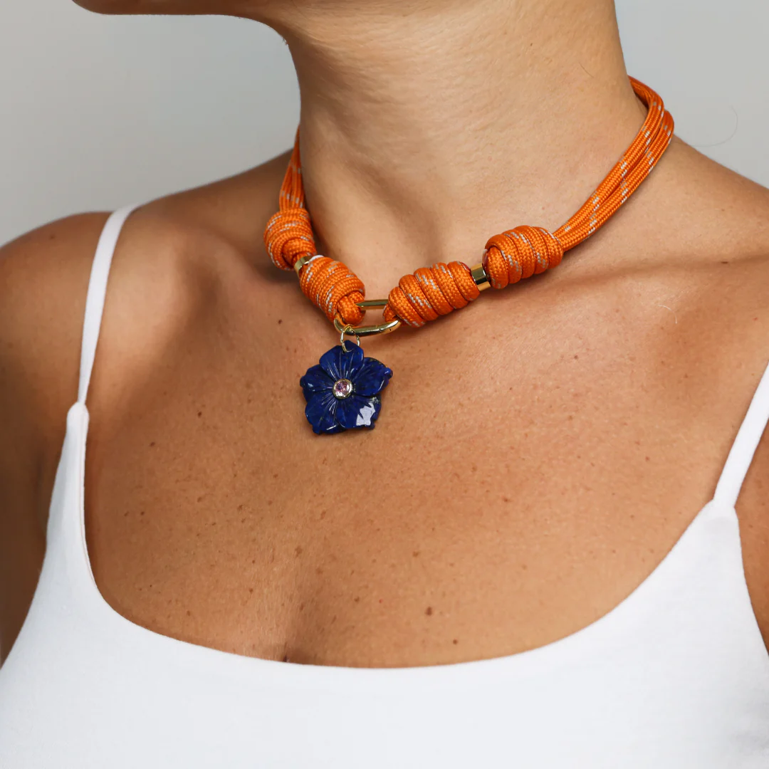 POP UPS X HANNAH B BOAT ROPE BURNT ORANGE NECKLACE WITH BLUE HIBISCUS - Image 4