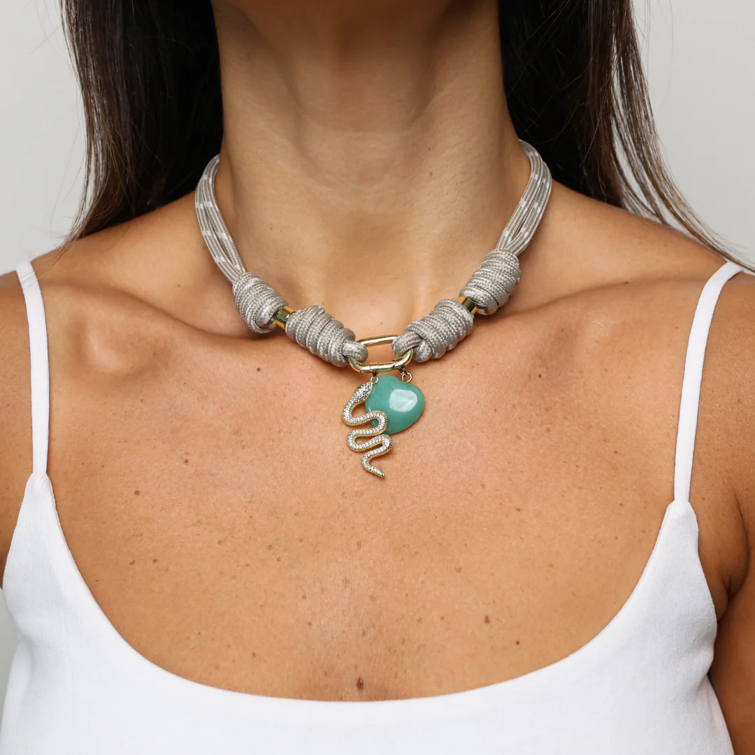 POP UPS X HANNAH B BOAT ROPE GREIGE NECKLACE WITH GREEN HEART & SNAKE - Image 4