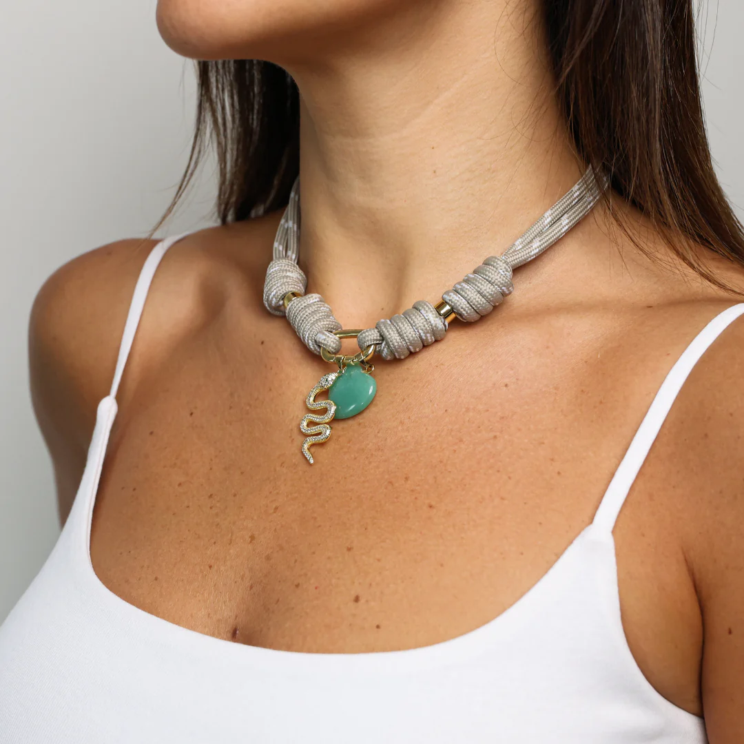 POP UPS X HANNAH B BOAT ROPE GREIGE NECKLACE WITH GREEN HEART & SNAKE - Image 5