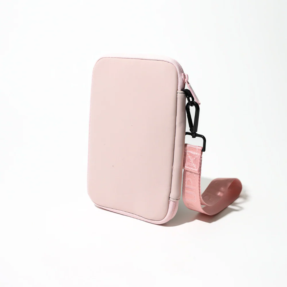 PRETTY IN PINK ACCESSORIES SET: TOILETRY BAG + MALE UP SET + PASSPORT WALLET - Image 4