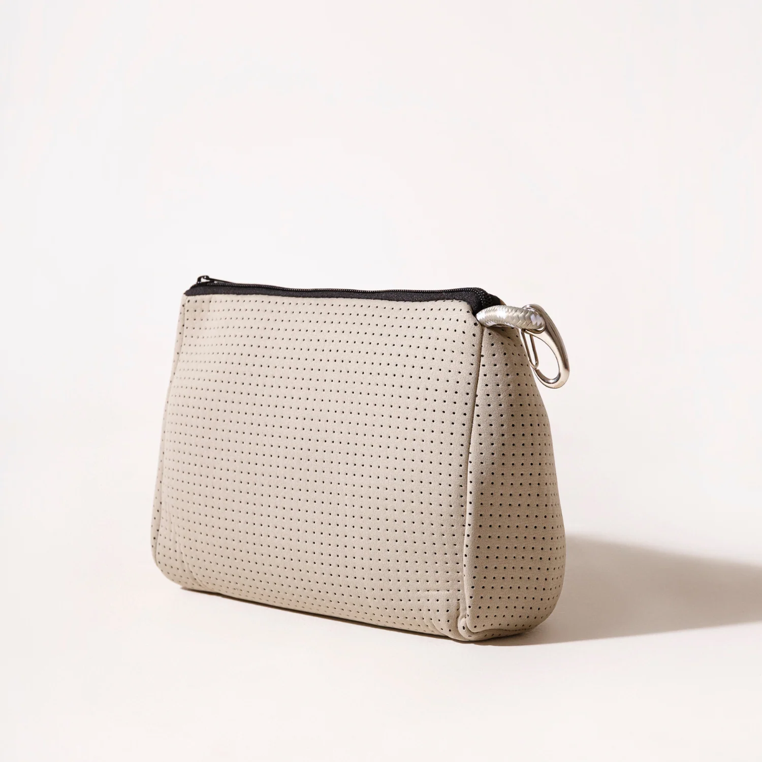 TAUPE EVERYTHING SET: EVERYDAY TOTE + LAPTOP SLEEVE + TOILETRY BAG + PASSPORT WALLET + ESSENTIAL POUCH + MAKEUP POUCH - Image 5